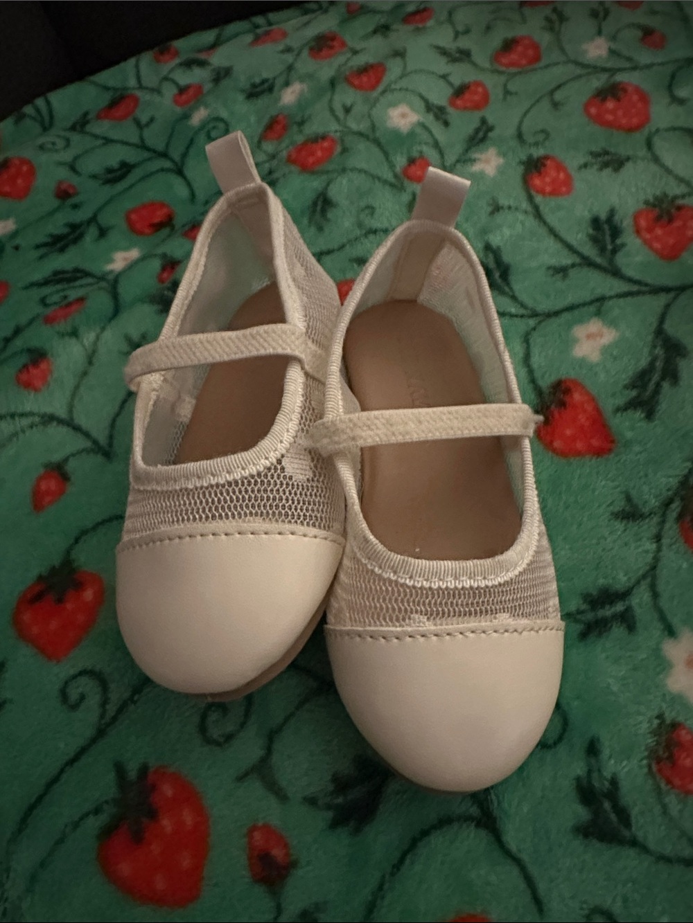 Old Navy Cream Mesh Mary Jane Flats for Kids